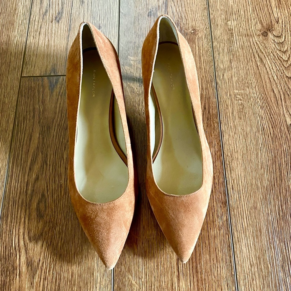 Ann Taylor Cognac Suede Kitten Heels